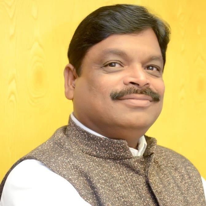 Explore Suresh Sakhare's rebellion in Ramtek, its impact on MVA, and the unfolding political dynamics amidst Shiv Sena and Congress.