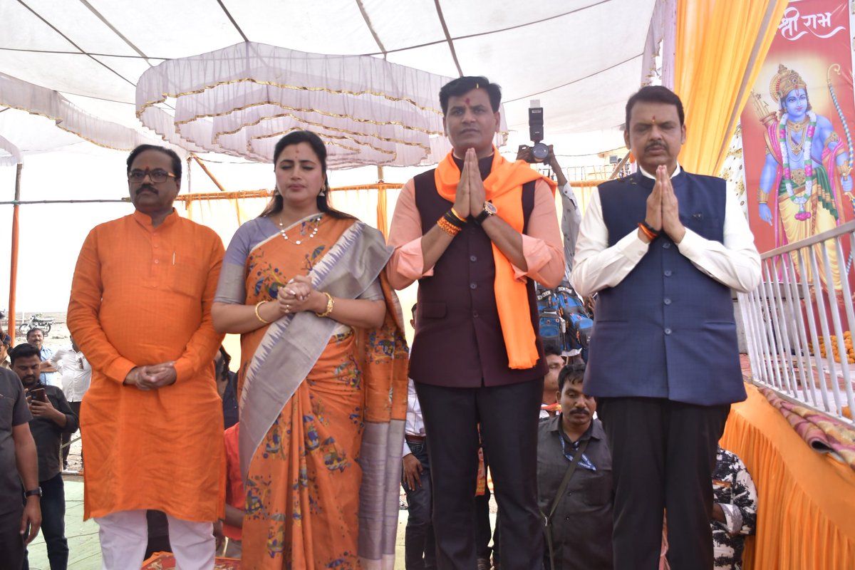 Maharashtra: Navneet Rana's political transition signifies a shift in Maharashtra's political landscape.