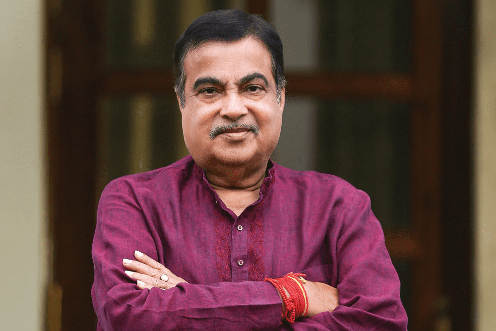 Nitin Gadkari addressing party workers in North Nagpur, emphasizing development and progress.