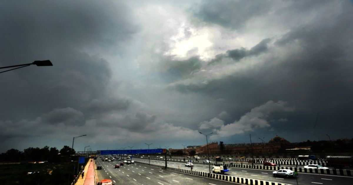 Nagpur Thunderstorms Forecast: Illustration of Dark Clouds and Lightning | IMD