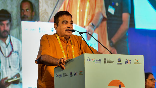 Nitin Gadkari displaying transparency in asset declaration for the Nagpur LS seat election.