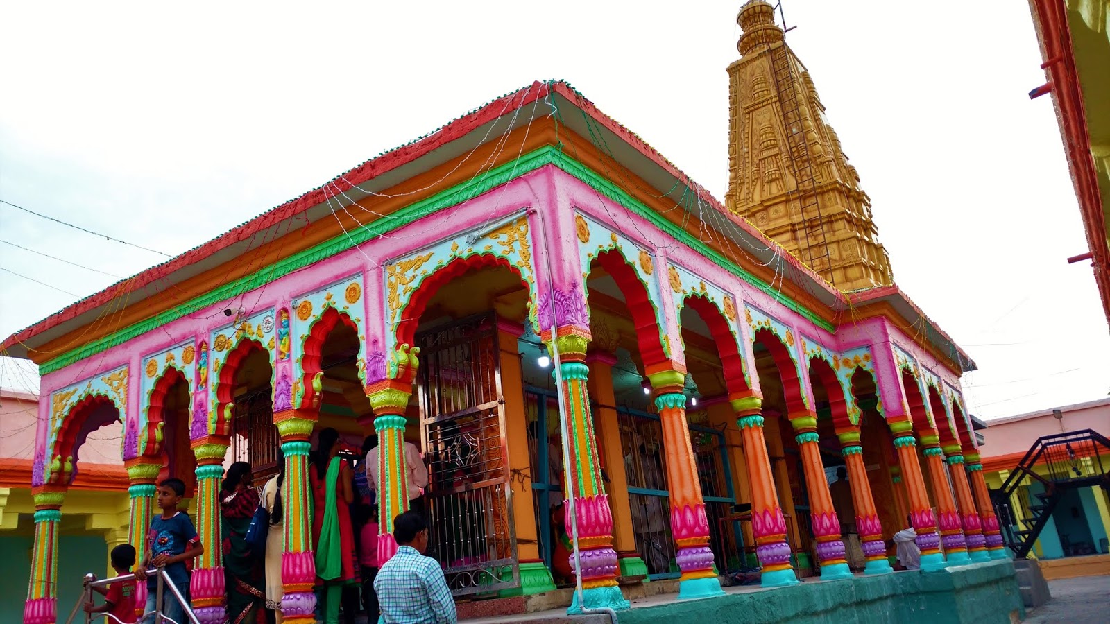 Devotees celebrating Ashadhi Ekadashi at Dhapewada Temple.