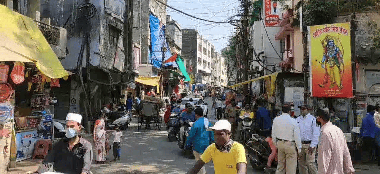 Traffic police enforcing new routes and restrictions in crowded Nagpur markets during Diwali season