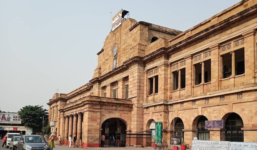 Nagpur Railway Station Main Booking Office Temporarily Relocated to Platform No.1