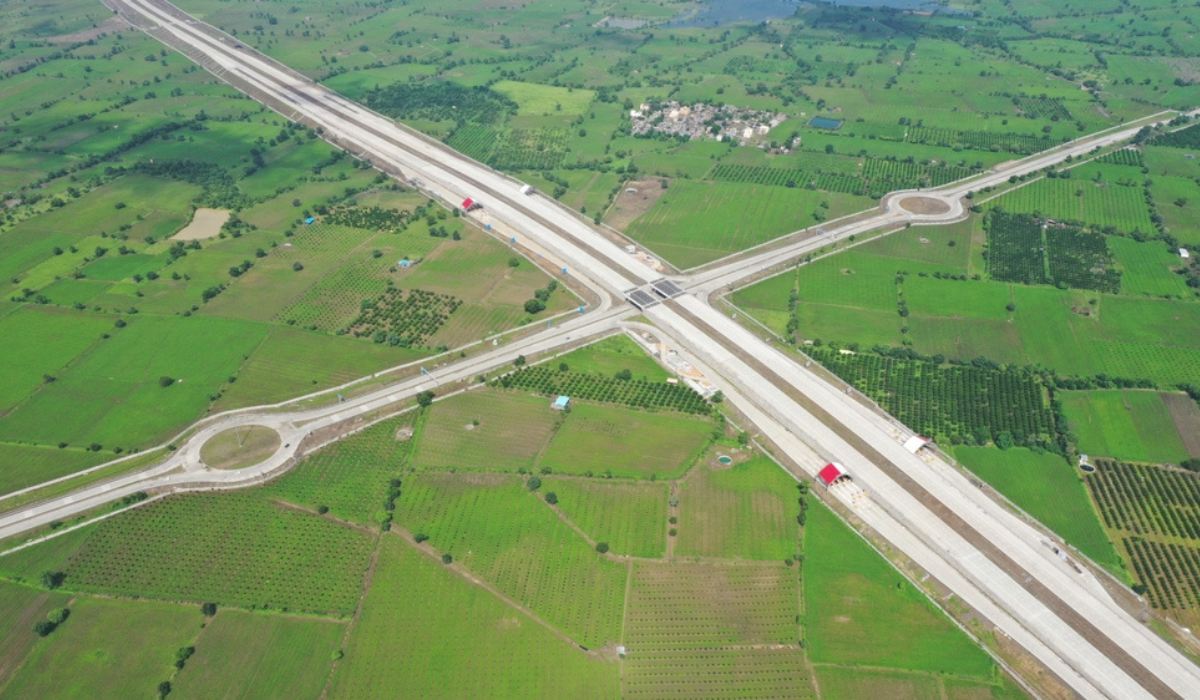 Aerial view of Mumbai-Nagpur Expressway showcasing the newly completed stretch with scenic surroundings.