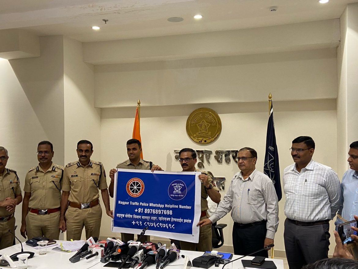 A citizen using WhatsApp to report a traffic violation to Nagpur Traffic Police.
