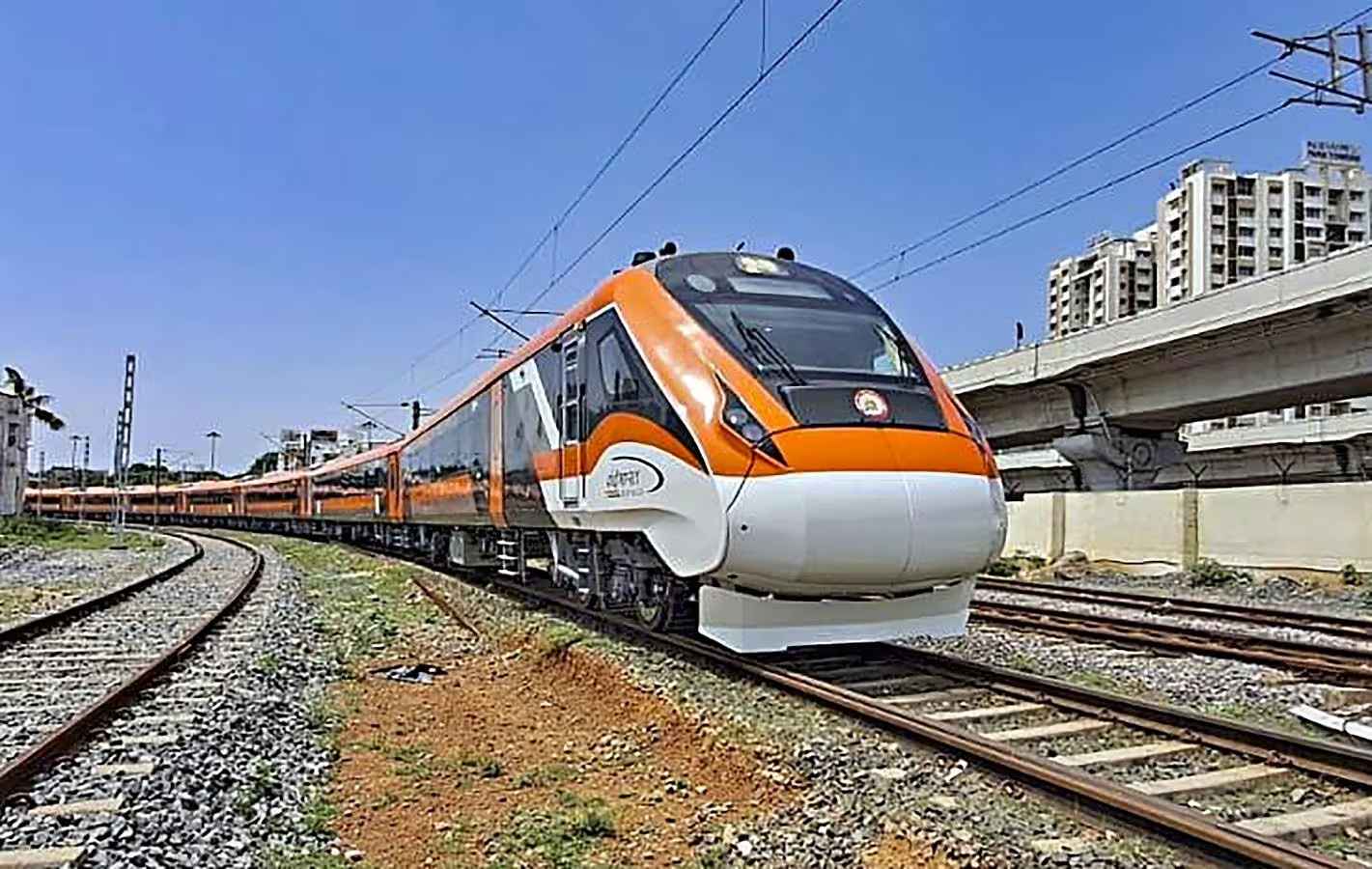 Nagpur-Secunderabad Vande Bharat Express train on railway tracks.