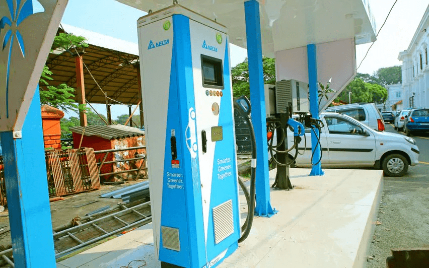 Electric vehicle charging station in Nagpur, promoting green mobility and sustainability.