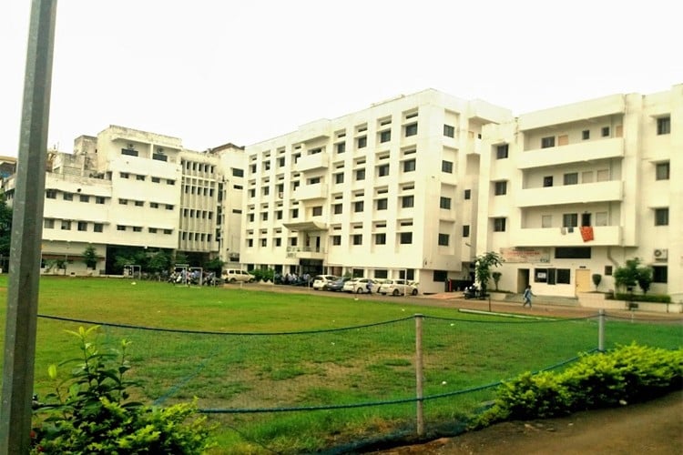Nagpur: AI-powered educational garden showcasing diverse plant species. Shivaji Science College