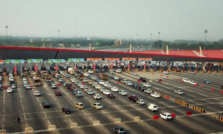 Electric vehicles driving toll-free on Mumbai-Pune Expressway under Maharashtra EV policy