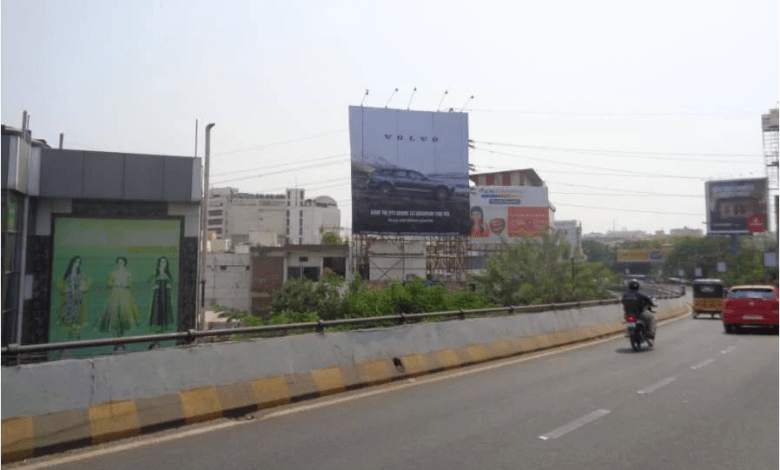 Bombay High Court ruling on NMC hoarding tender affecting footpaths and public accessibility.