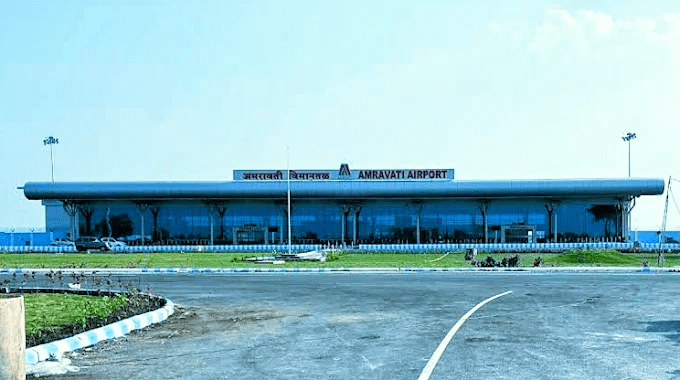 ATR-72 aircraft landing at Amravati Airport for its first trial flight, marking a milestone in Maharashtra's aviation history.