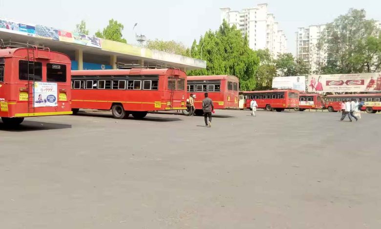 A digital rendering of a modern five-star bus station in Nagpur showing commuters, digital kiosks, and clean infrastructure. | Mor Bhavan Ganeshpeth Redevelopment