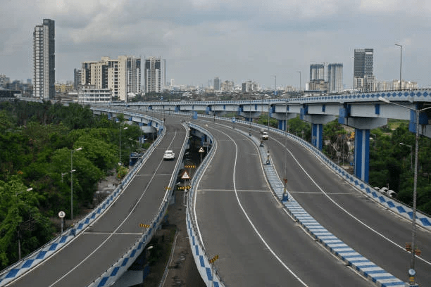 Y-shaped flyover construction at Koradi Naka Nagpur for easing traffic and improving road safety