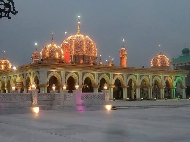 Devotees gather at Baba Tajuddin Dargah in Nagpur for 103rd Urs celebrations