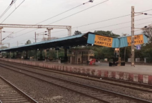 Kamthi Railway Station Nagpur: Passengers Risk Lives Crossing Tracks as Oversized Foot Overbridge Becomes a Daily Nightmare