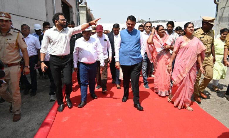 CM Devendra Fadnavis reviews Bhandewadi 300 crore waste to energy integrated facility Nagpur India first August 2026