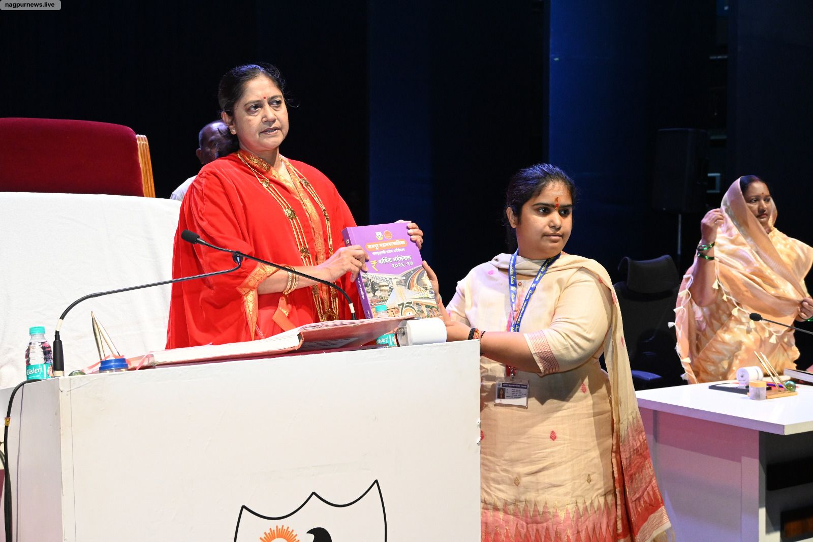 NMC Nagpur presents Rs 6202 crore surplus budget for 2026-27 with no new tax hike — Shivani Dani Vakhare budget presentation