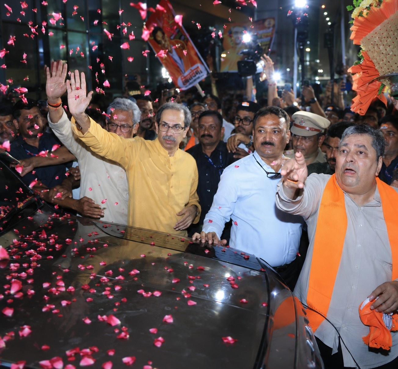 Uddhav Thackeray arrives in Nagpur gives warning to BJP and Eknath Shinde after Operation Tiger UBT MPs defection