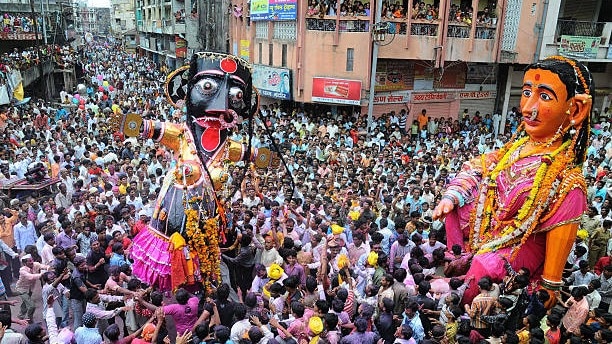 Maharashtra Cultural Affairs Minister Ashish Shelar performs ceremonial pooja of Kali Marbat and Pili Marbat at Nagpur Marbat Festival 2026 launch — main procession September 11 free entry